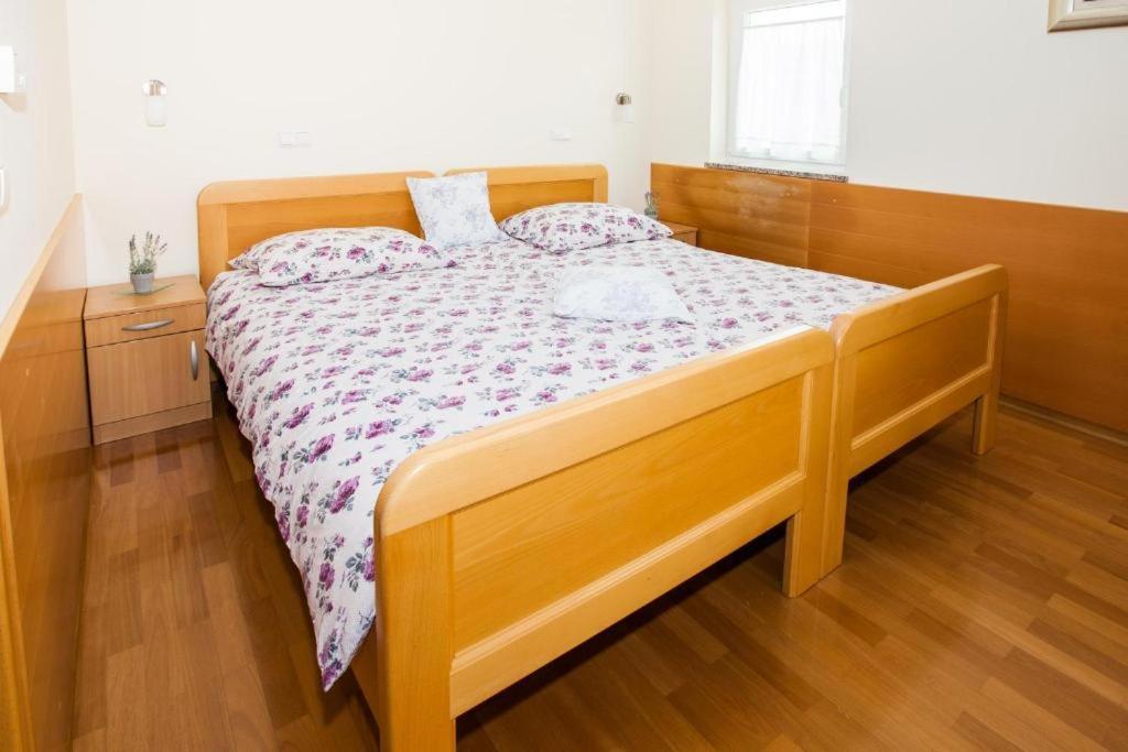 B&B Pansion Vago Malinska Εξωτερικό φωτογραφία