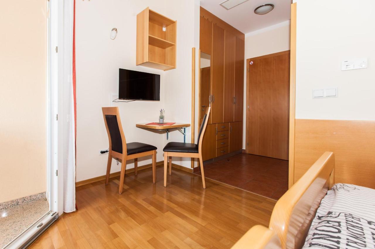 B&B Pansion Vago Malinska Εξωτερικό φωτογραφία